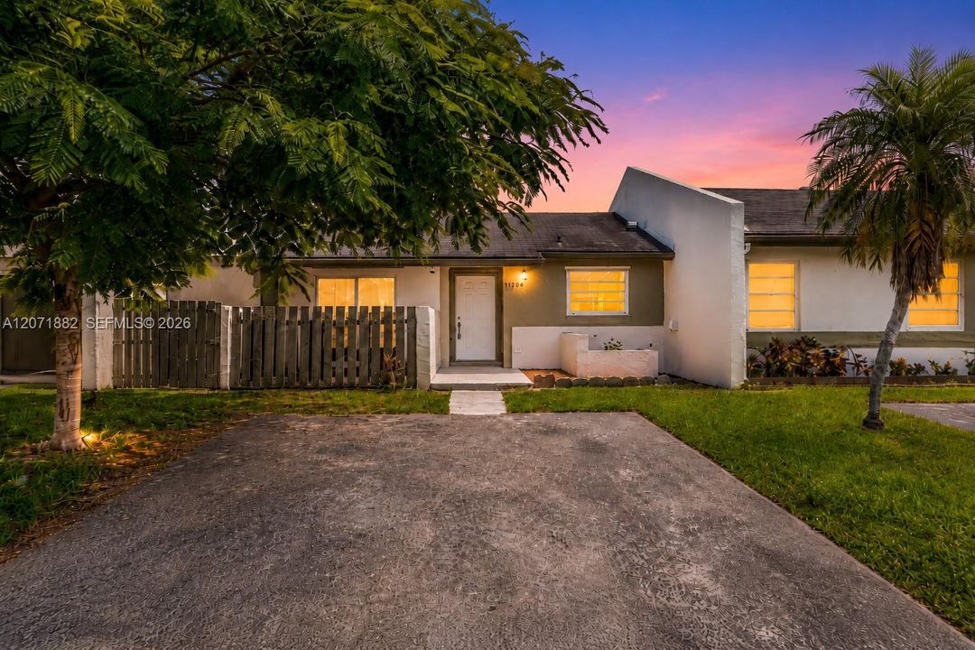待售: $400,000 (2 贝兹, 2 浴室, 1101 平方英尺)