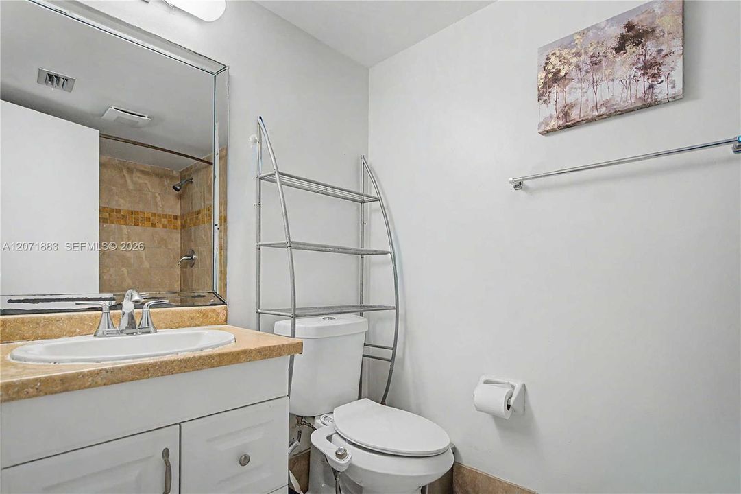 For Rent: $2,450 (3 beds, 2 baths, 1124 Square Feet)