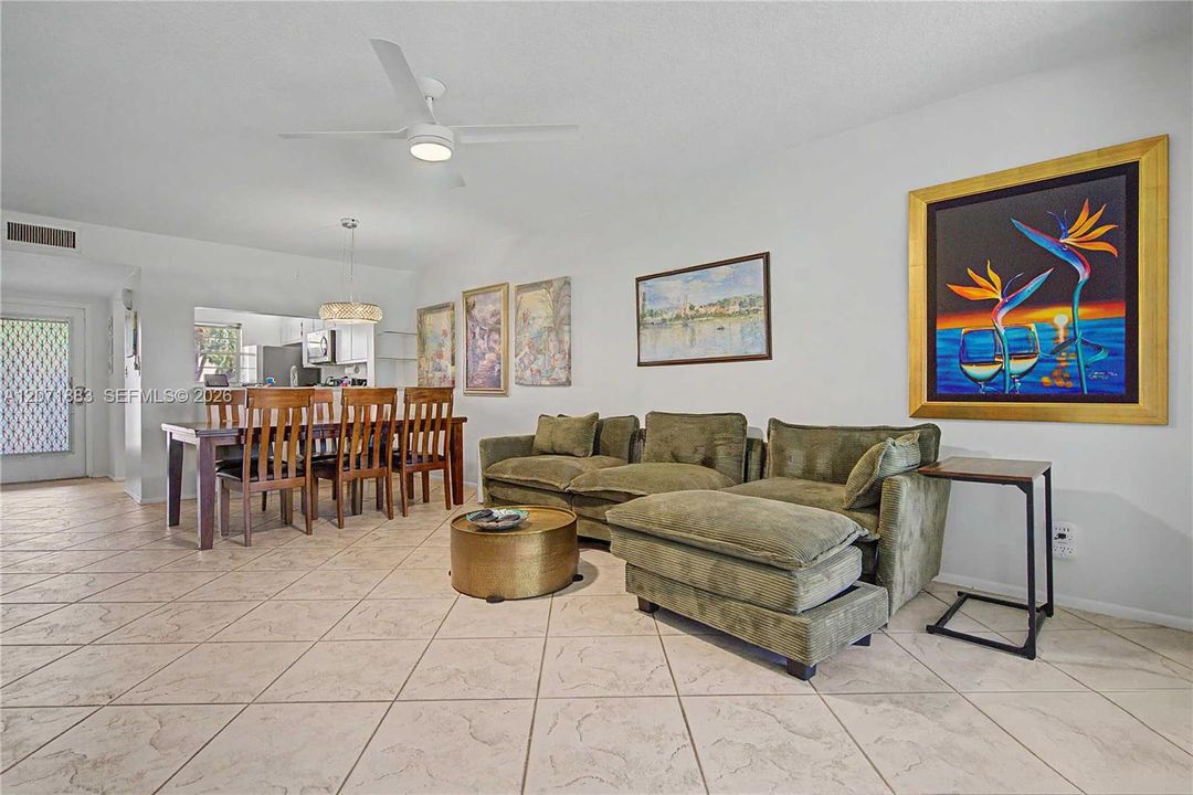 For Rent: $2,450 (3 beds, 2 baths, 1124 Square Feet)