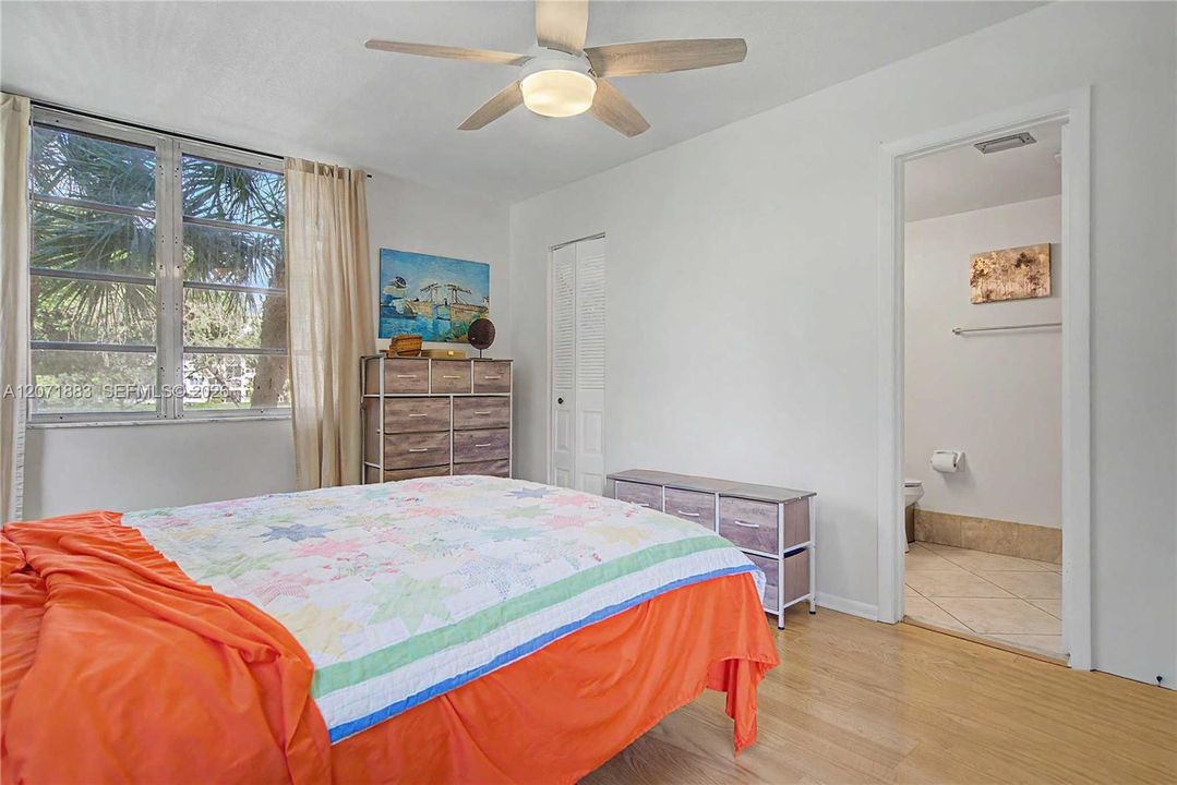 For Rent: $2,450 (3 beds, 2 baths, 1124 Square Feet)