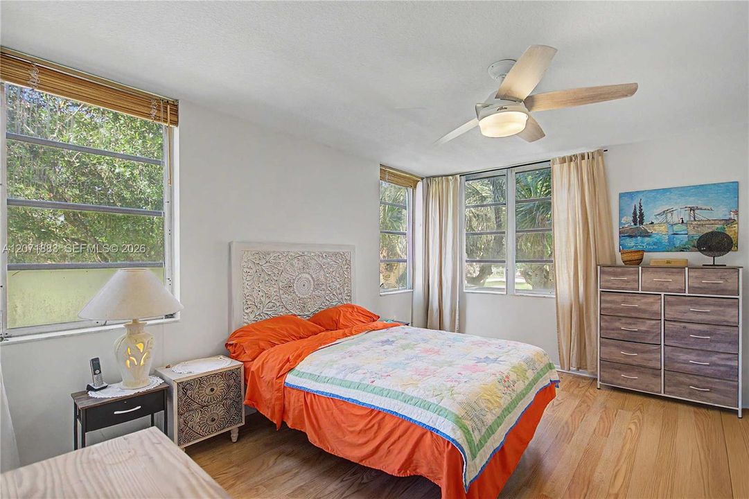 For Rent: $2,450 (3 beds, 2 baths, 1124 Square Feet)