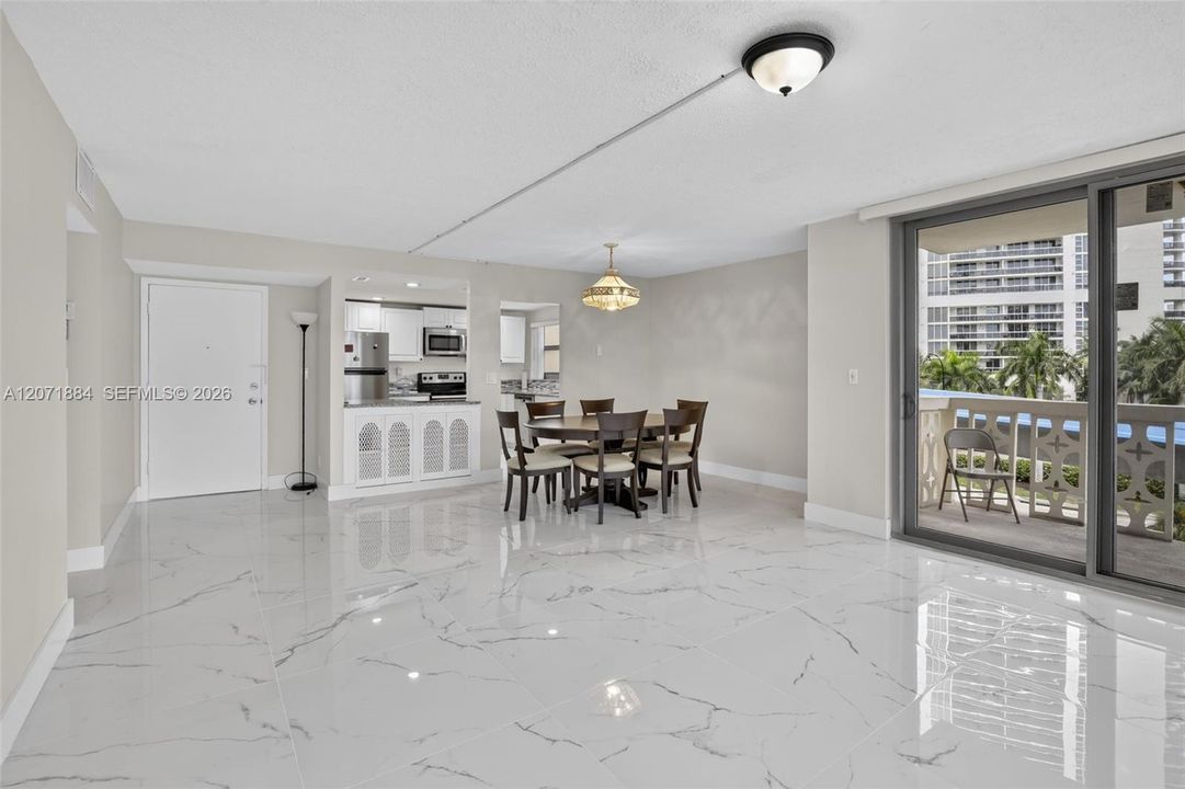 DINING ROOM /LIVING ROOM AREA