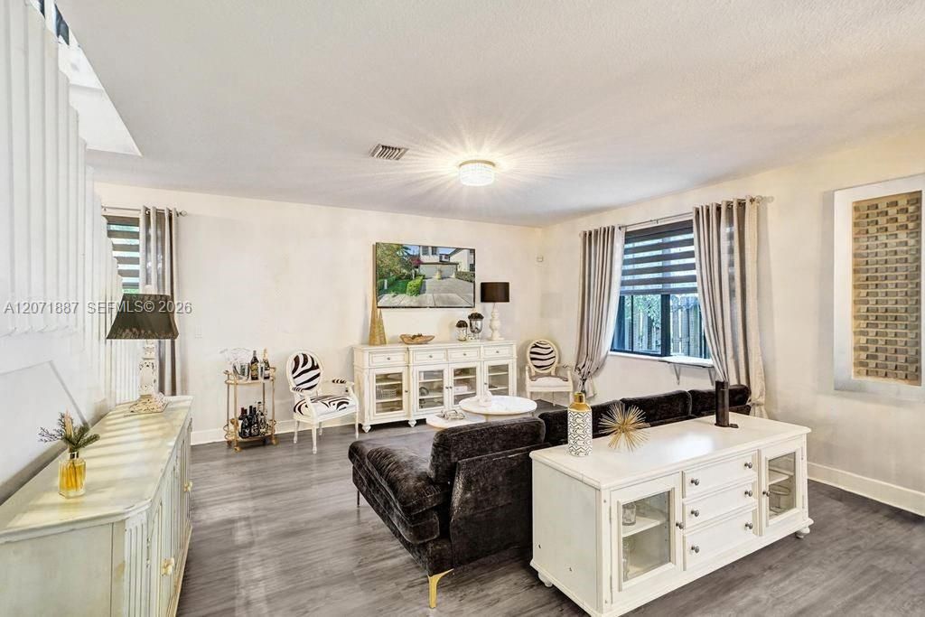 For Sale: $489,000 (3 beds, 2 baths, 1806 Square Feet)