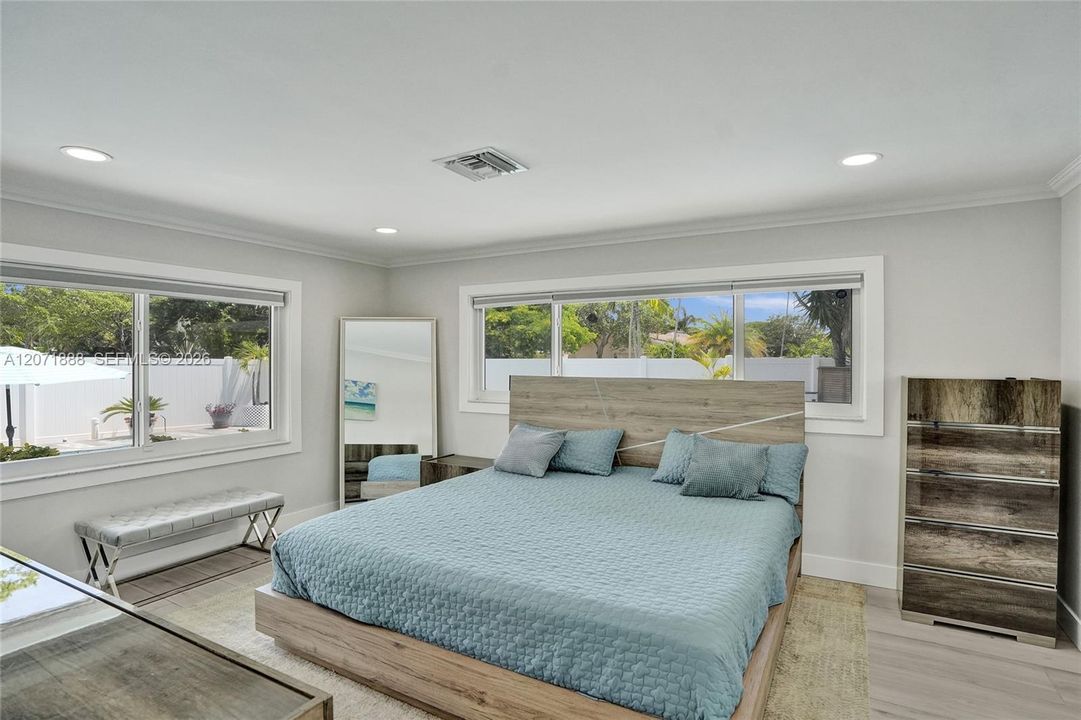 For Sale: $1,349,900 (3 beds, 2 baths, 1709 Square Feet)