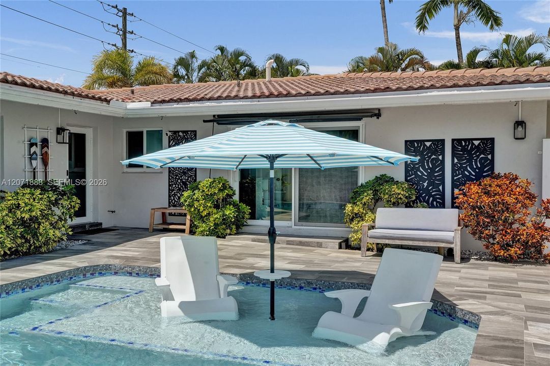 For Sale: $1,349,900 (3 beds, 2 baths, 1709 Square Feet)