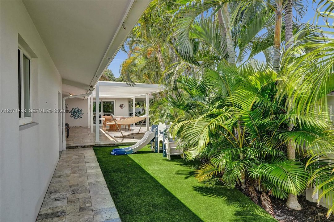 For Sale: $1,349,900 (3 beds, 2 baths, 1709 Square Feet)