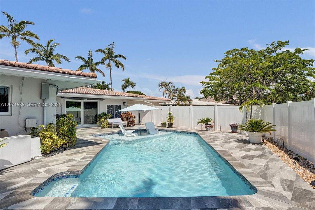 For Sale: $1,349,900 (3 beds, 2 baths, 1709 Square Feet)