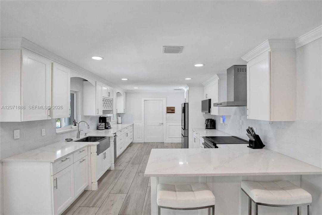 For Sale: $1,349,900 (3 beds, 2 baths, 1709 Square Feet)