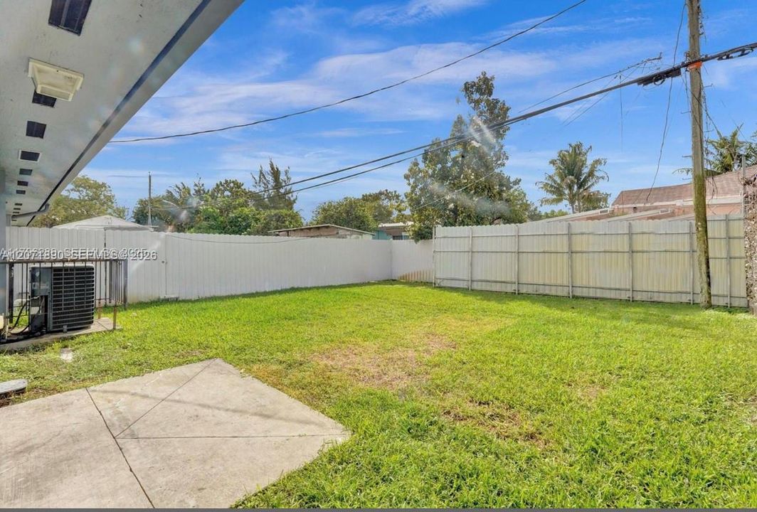 For Rent: $3,200 (3 beds, 2 baths, 1100 Square Feet)
