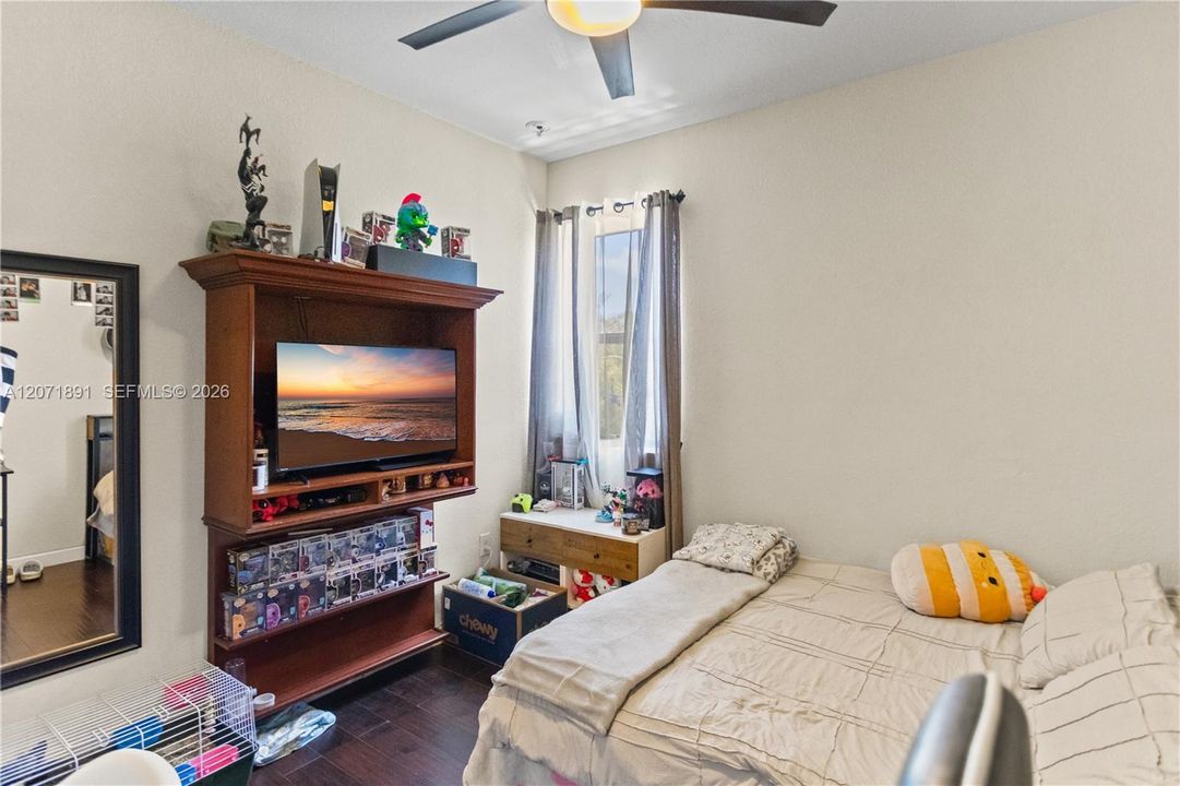 En Venta: $625,000 (3 camas, 2 baños, 2573 Pies cuadrados)