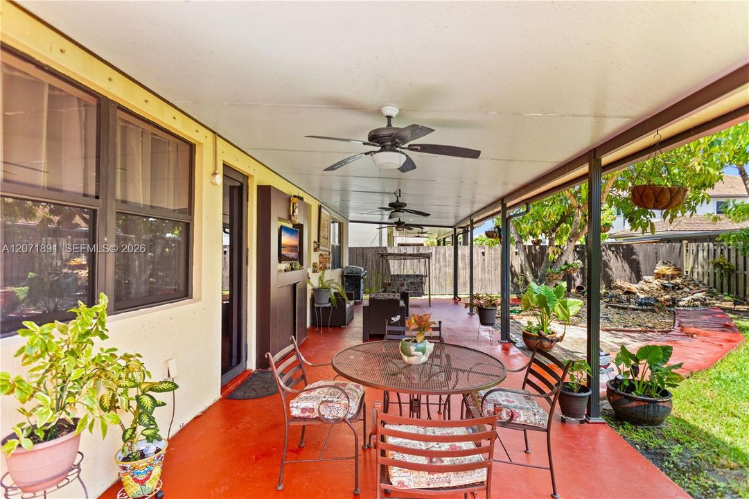En Venta: $625,000 (3 camas, 2 baños, 2573 Pies cuadrados)