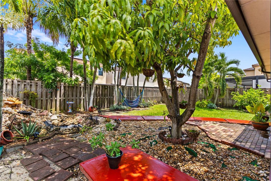 En Venta: $625,000 (3 camas, 2 baños, 2573 Pies cuadrados)