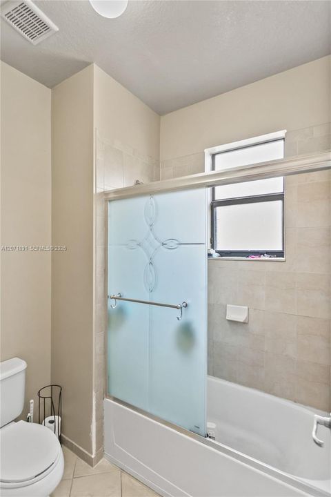En Venta: $625,000 (3 camas, 2 baños, 2573 Pies cuadrados)