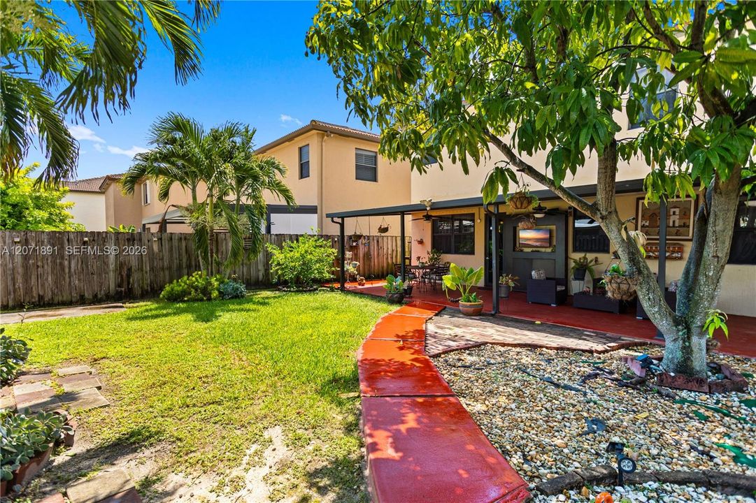 En Venta: $625,000 (3 camas, 2 baños, 2573 Pies cuadrados)