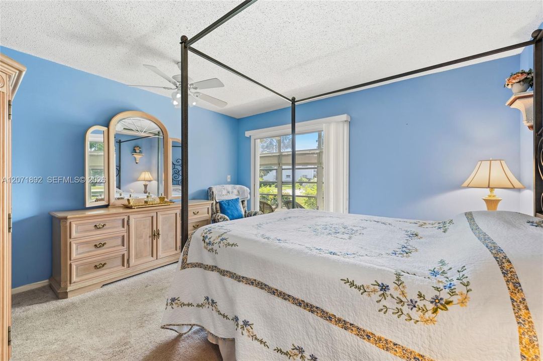 For Sale: $150,000 (2 beds, 2 baths, 1089 Square Feet)