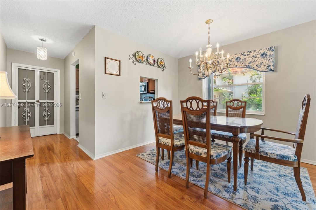 For Sale: $150,000 (2 beds, 2 baths, 1089 Square Feet)