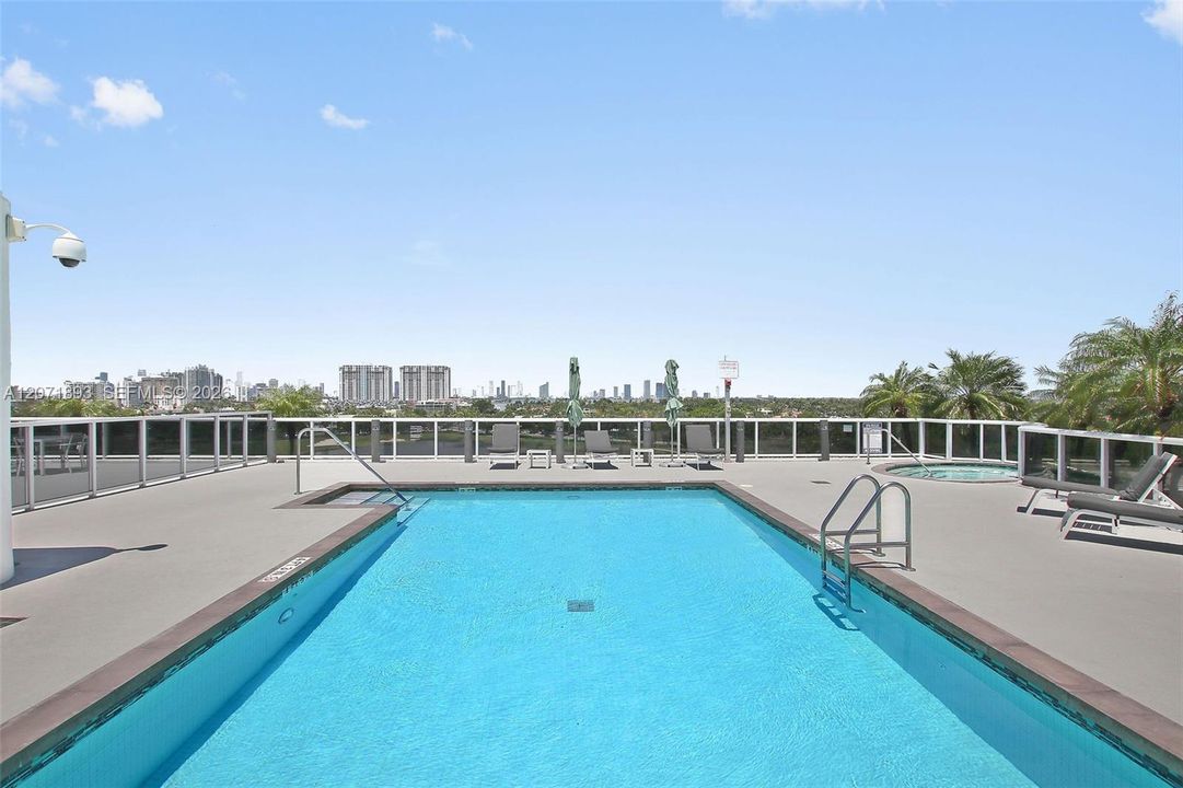 En Venta: $699,000 (1 camas, 1 baños, 966 Pies cuadrados)