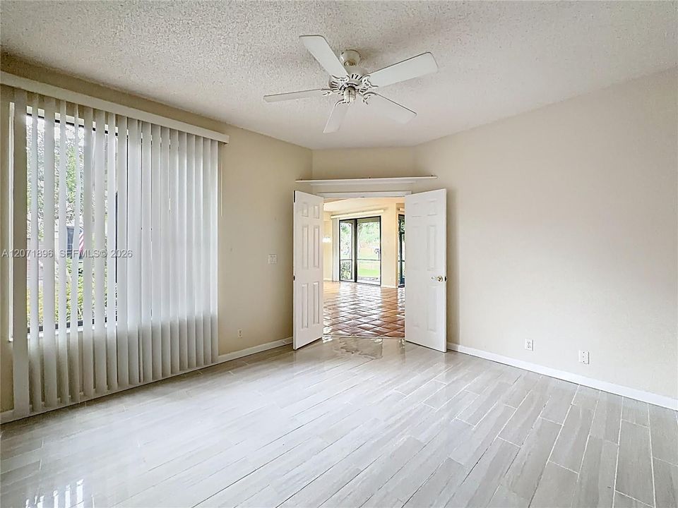 En Venta: $370,000 (2 camas, 2 baños, 1380 Pies cuadrados)