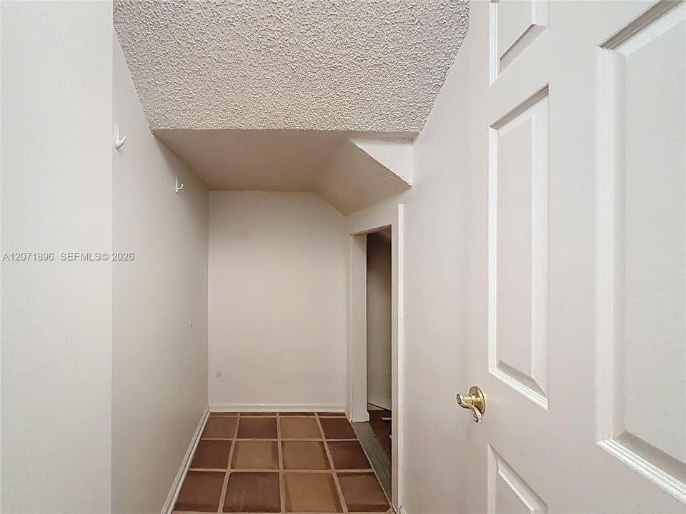 En Venta: $370,000 (2 camas, 2 baños, 1380 Pies cuadrados)