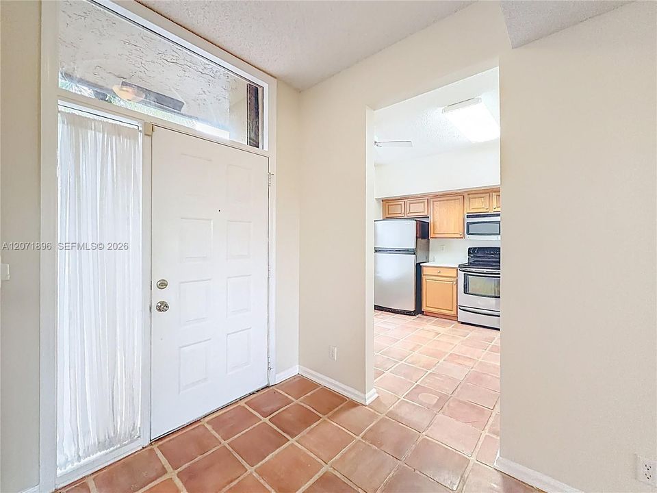 En Venta: $370,000 (2 camas, 2 baños, 1380 Pies cuadrados)