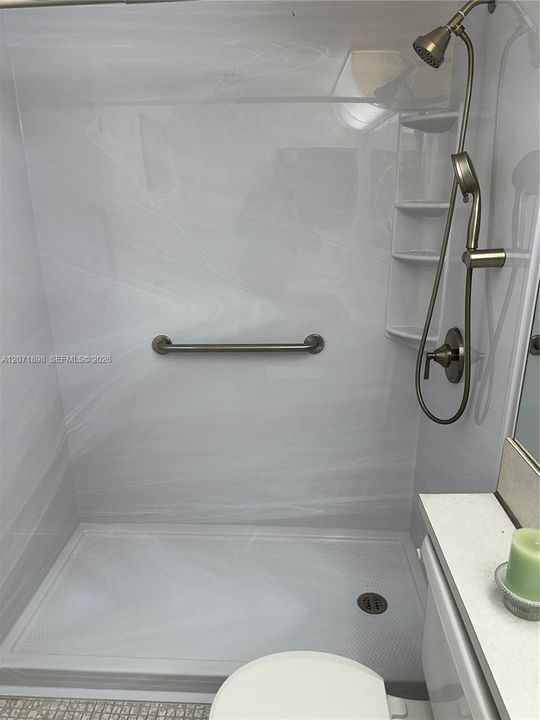 For Sale: $95,000 (1 beds, 1 baths, 700 Square Feet)