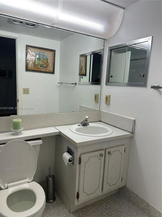 For Sale: $95,000 (1 beds, 1 baths, 700 Square Feet)
