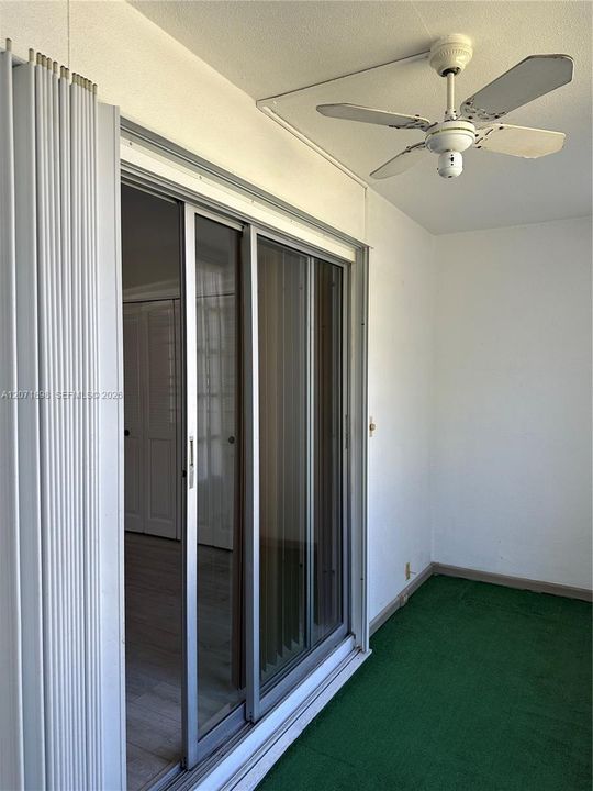 For Sale: $95,000 (1 beds, 1 baths, 700 Square Feet)