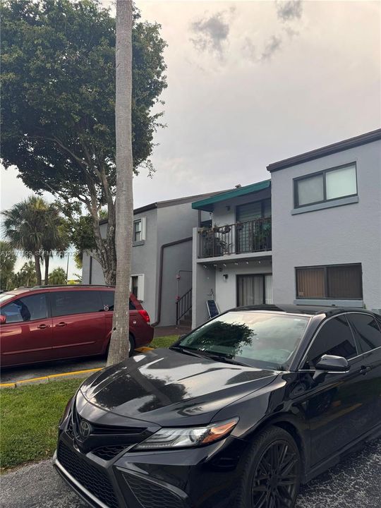 For Rent: $1,975 (1 beds, 1 baths, 583 Square Feet)
