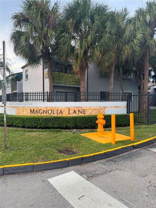For Rent: $1,975 (1 beds, 1 baths, 583 Square Feet)