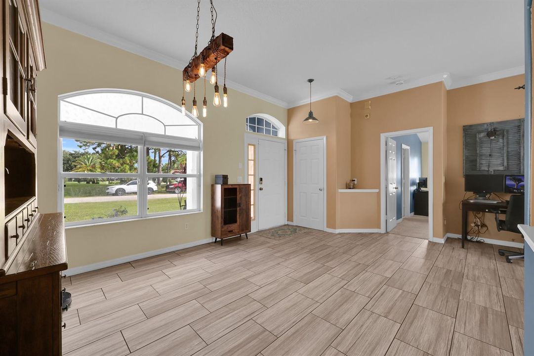 Dining / Entry