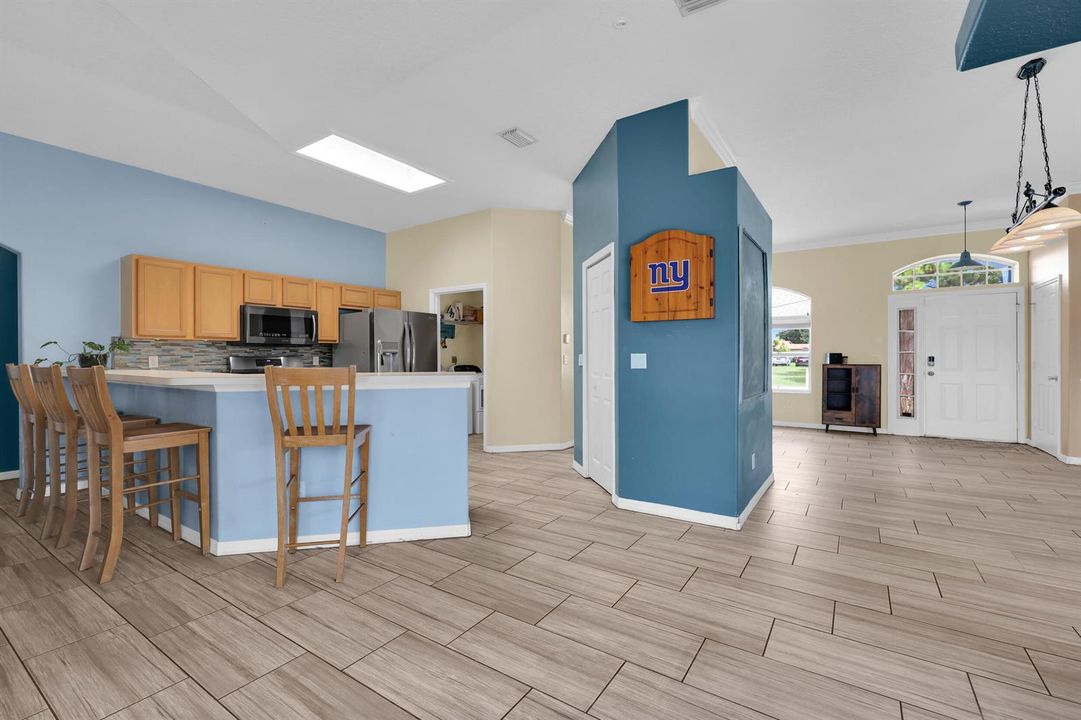 Entry / Kitchen