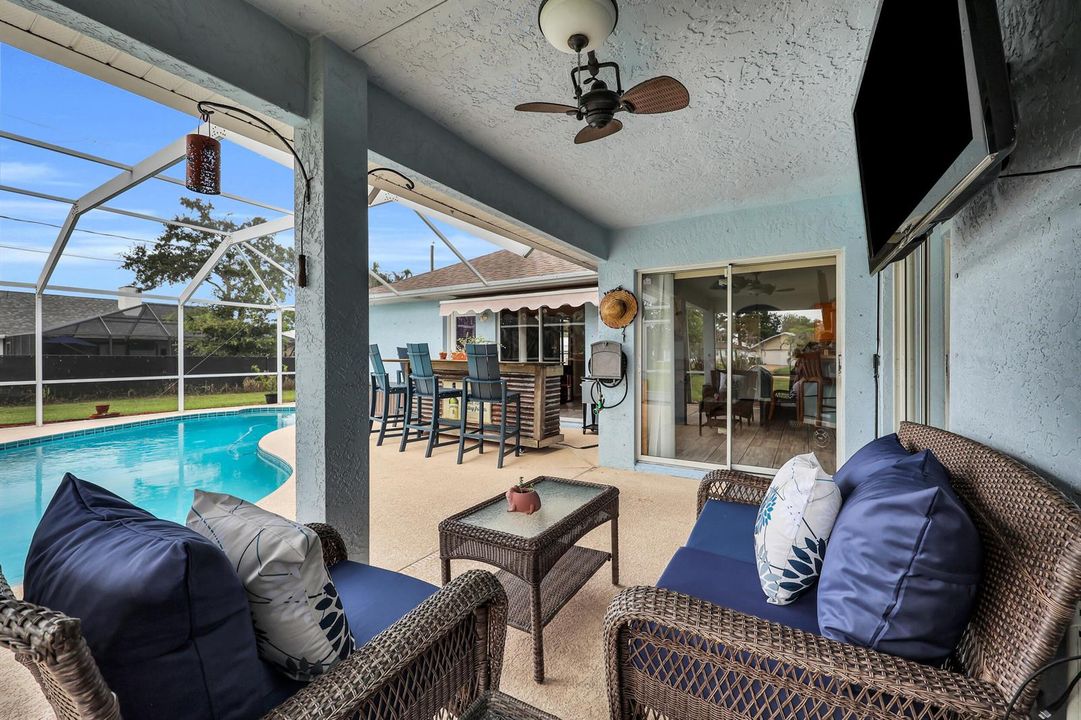 Pool Sitting Area
