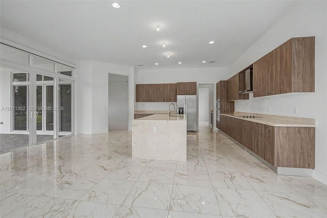 En Venta: $2,325,000 (5 camas, 4 baños, 5318 Pies cuadrados)