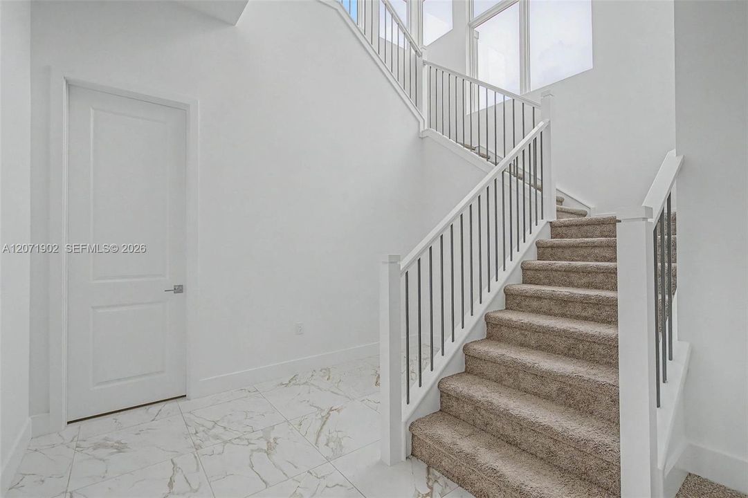 En Venta: $2,325,000 (5 camas, 4 baños, 5318 Pies cuadrados)