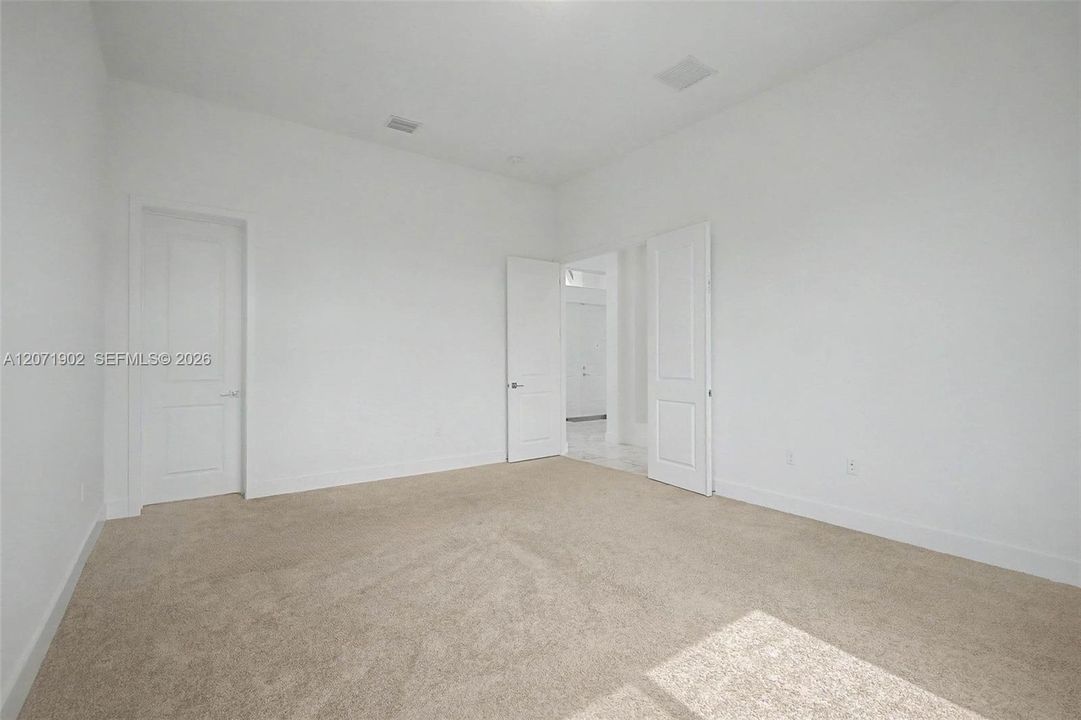 En Venta: $2,325,000 (5 camas, 4 baños, 5318 Pies cuadrados)