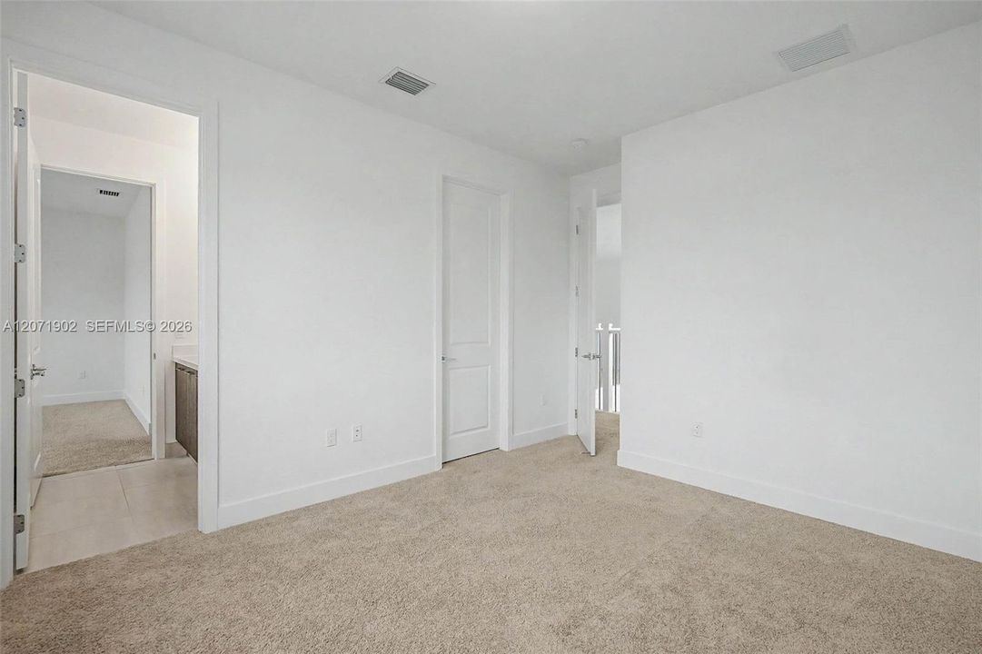 En Venta: $2,325,000 (5 camas, 4 baños, 5318 Pies cuadrados)