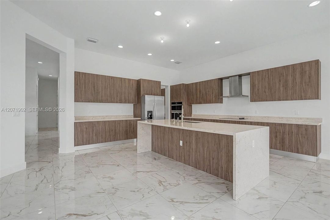 En Venta: $2,325,000 (5 camas, 4 baños, 5318 Pies cuadrados)