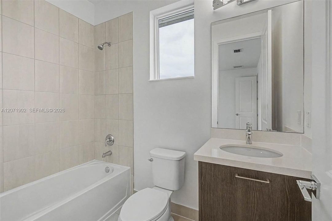 En Venta: $2,325,000 (5 camas, 4 baños, 5318 Pies cuadrados)