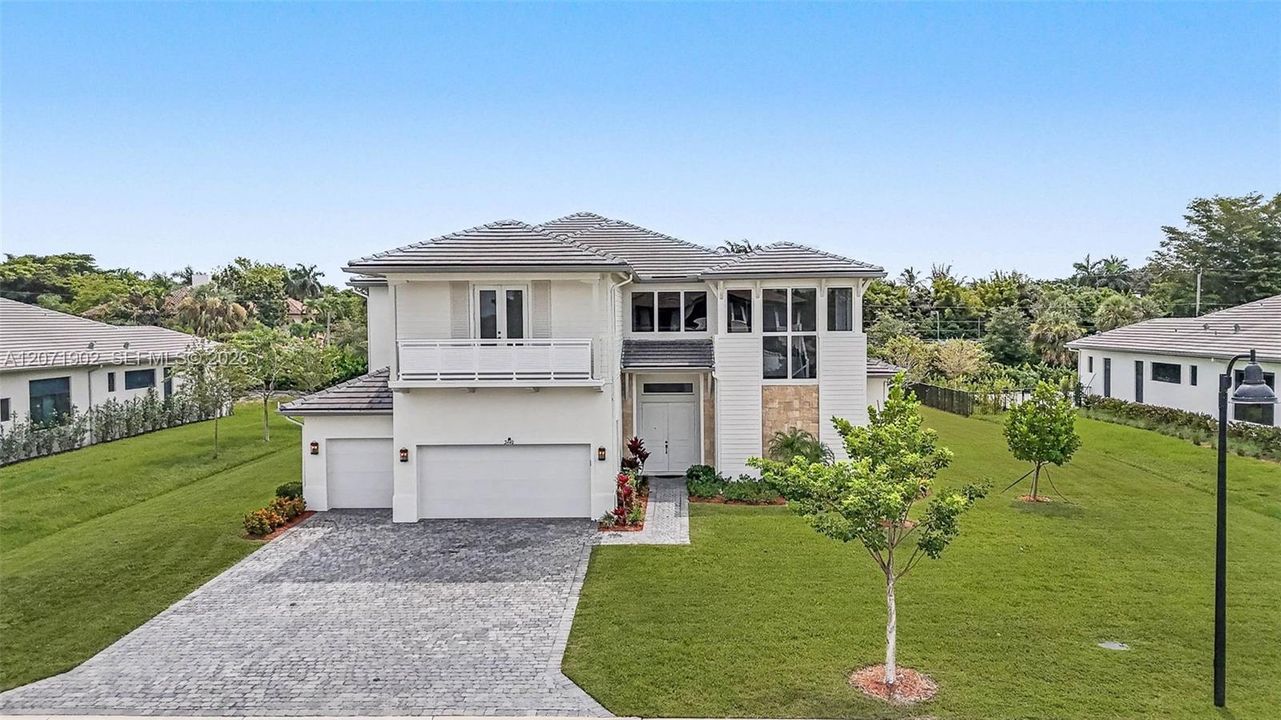 En Venta: $2,325,000 (5 camas, 4 baños, 5318 Pies cuadrados)