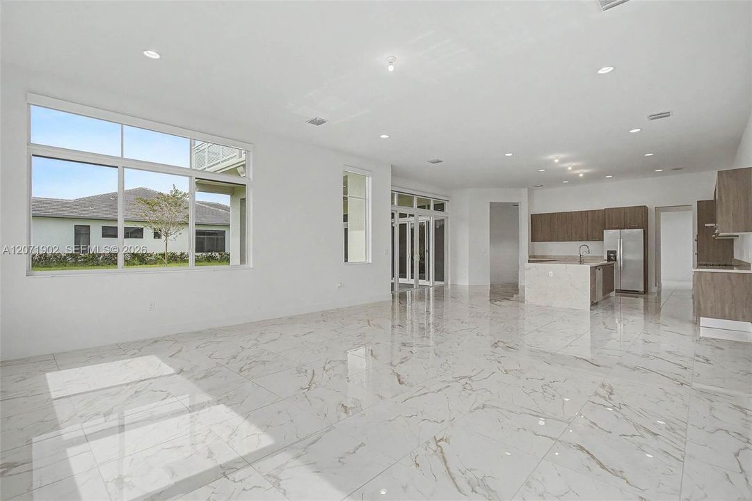 En Venta: $2,325,000 (5 camas, 4 baños, 5318 Pies cuadrados)