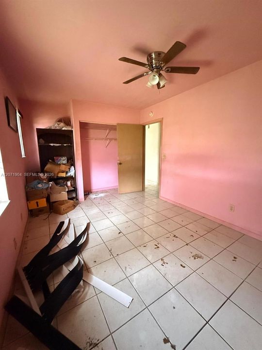 For Sale: $400,000 (3 beds, 1 baths, 816 Square Feet)