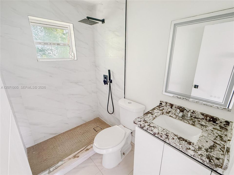 For Rent: $2,500 (2 beds, 2 baths, 857 Square Feet)