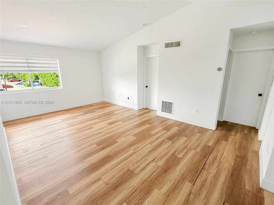 For Rent: $2,500 (2 beds, 2 baths, 857 Square Feet)