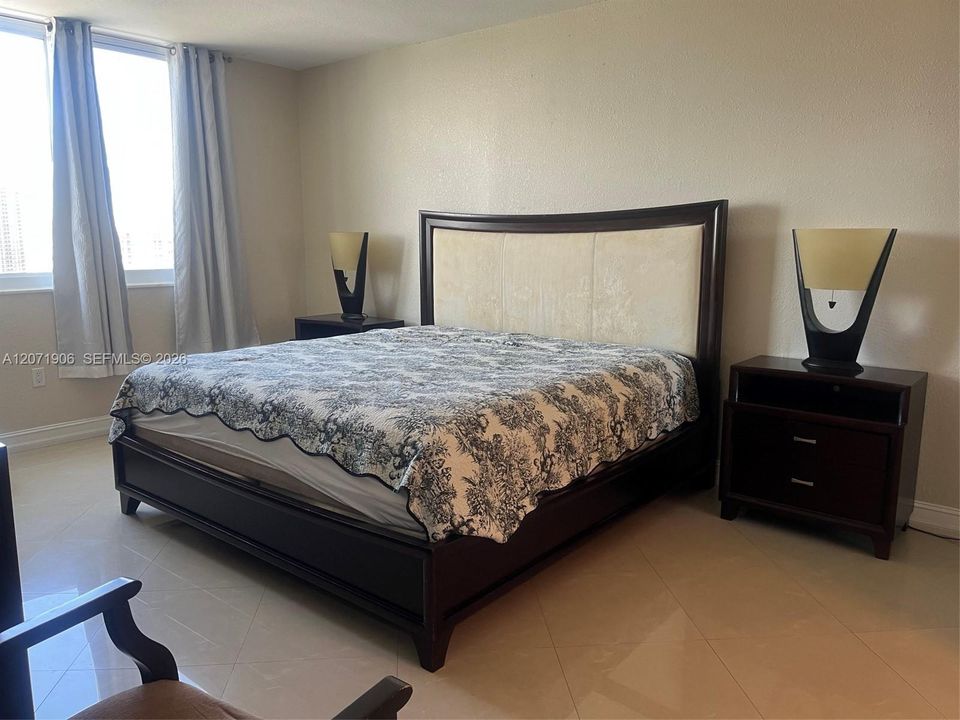 En Venta: $384,600 (2 camas, 2 baños, 1350 Pies cuadrados)