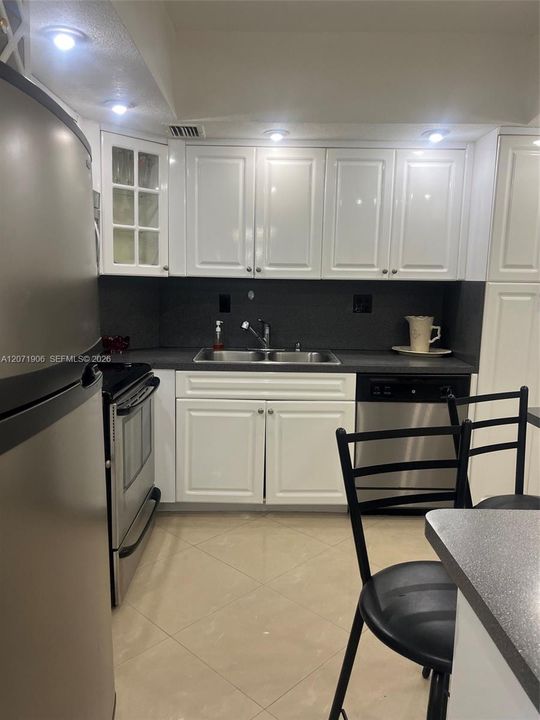 En Venta: $384,600 (2 camas, 2 baños, 1350 Pies cuadrados)