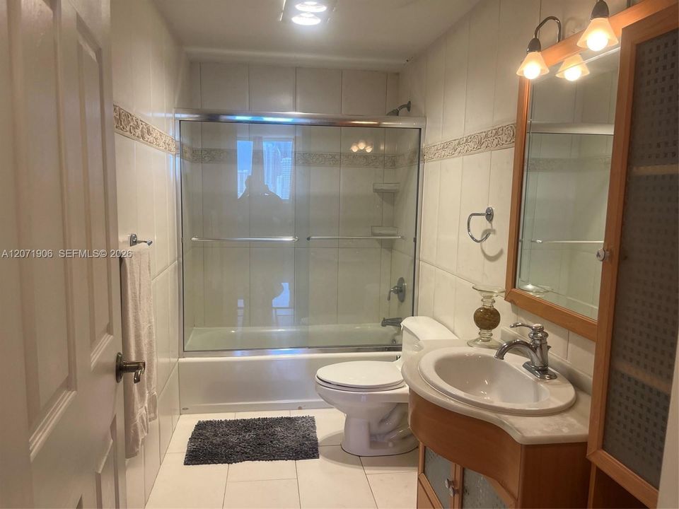 En Venta: $384,600 (2 camas, 2 baños, 1350 Pies cuadrados)
