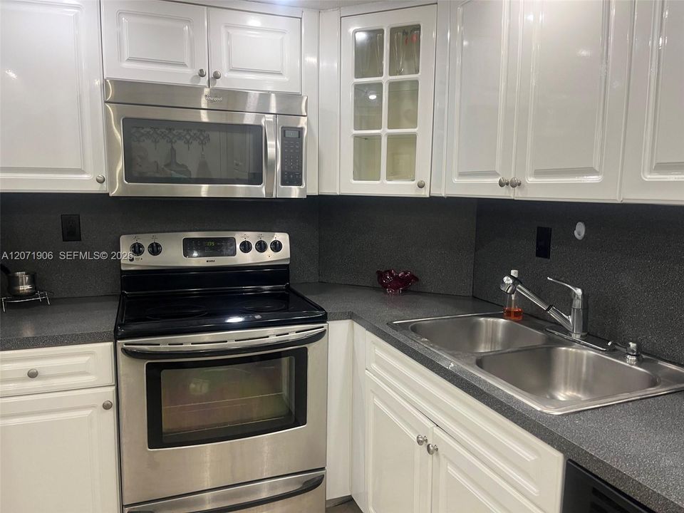 En Venta: $384,600 (2 camas, 2 baños, 1350 Pies cuadrados)