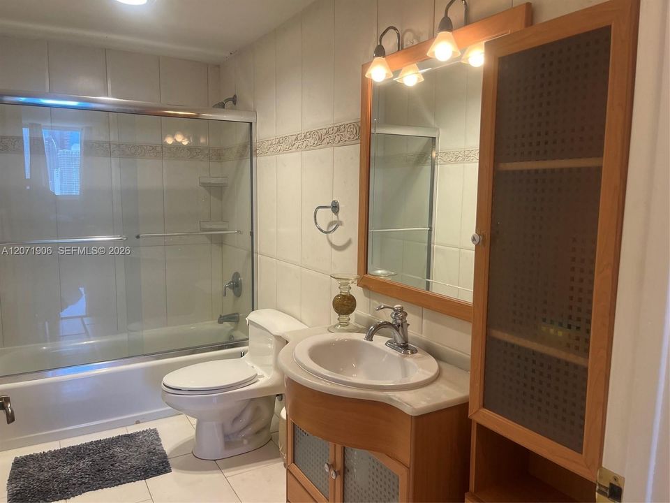En Venta: $384,600 (2 camas, 2 baños, 1350 Pies cuadrados)