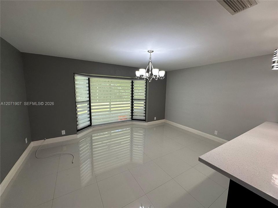 В аренду: $3,300 (3 спален, 2 ванн, 3504 Квадратных фут)