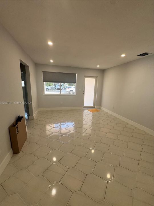 For Rent: $3,500 (3 beds, 2 baths, 2574 Square Feet)
